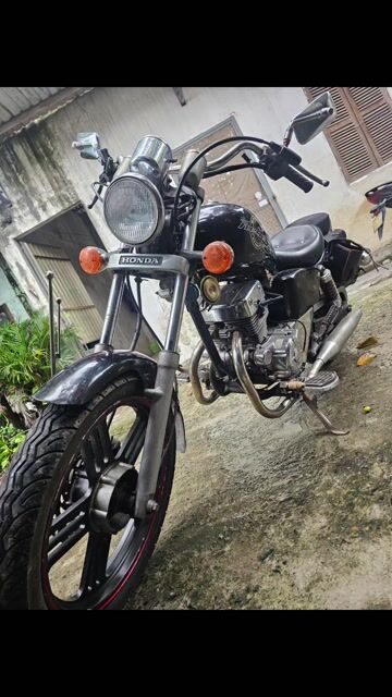 Xe tay côn Rebell125 -2009 , màu đen. Mua bán Xe máy tại Quận Liên Chiểu Đà Nẵng được đăng bởi Vo Vanhung hình 1