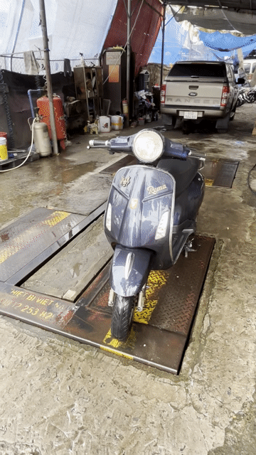 Xe máy điện Vespa Roma Xanh đậm. Mua bán Xe máy tại Quận 12 Tp Hồ Chí Minh được đăng bởi Yến Vy hình 1