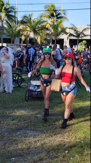 Costumed street crowd, all clothed