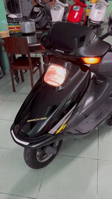 Bán xe Honda Spacy thang chân .. Mua bán Xe máy tại Quận 3 Tp Hồ Chí Minh được đăng bởi  Võ Thanh Hoàng hình 1