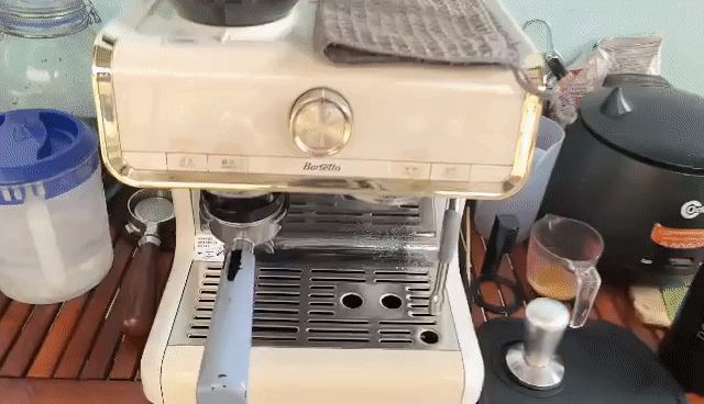 Máy pha cà phê Barsetto màu Kem. Mua bán Nội thất, đồ gia dụng khác tại Thành phố Pleiku Gia Lai được đăng bởi thanhtuyen hình 1
