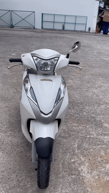 Honda Lead 2015 Trắng chính chủ. Mua bán Xe máy tại Quận Bình Thạnh Tp Hồ Chí Minh được đăng bởi văn vũ hình 1