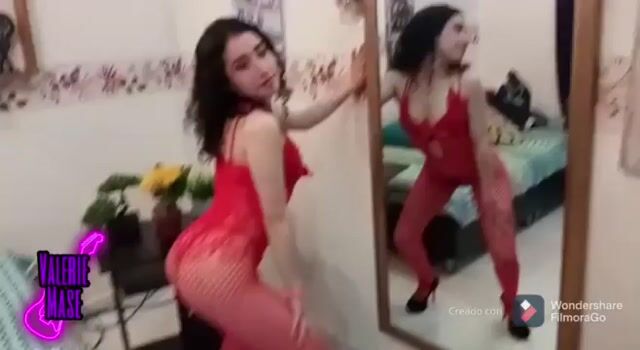 Model - Valerie_Mase dildo