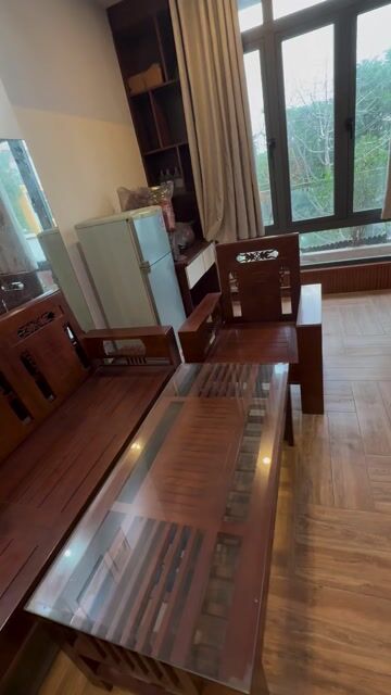 Bộ bàn ghế phòng khách Gỗ Nâu 4 món. Mua bán Bàn ghế tại Quận Bình Tân Tp Hồ Chí Minh được đăng bởi Nguyễn Thị Diệu hình 1