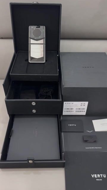 Vertu Ironflip Alligator Himalaya Fullset new 98%. Mua bán Điện thoại tại Thành phố Thủ Đức Tp Hồ Chí Minh được đăng bởi Trung Vertu hình 1