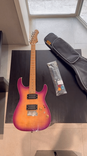 Đàn guitar điện Tím Mới 99,99%. Mua bán Nhạc cụ tại Quận 3 Tp Hồ Chí Minh được đăng bởi Tuấn Trần hình 1