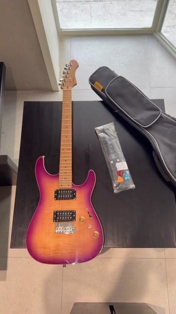 Đàn guitar điện Tím Mới 99,99%. Mua bán Nhạc cụ tại Quận 3 Tp Hồ Chí Minh được đăng bởi Tuấn Trần hình 1