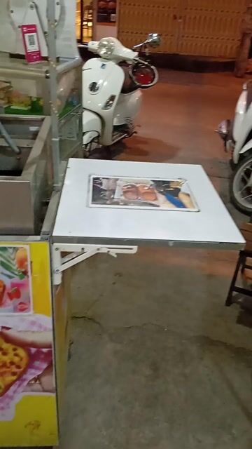 Xe bán hàng rong Kim loại Vàng Bánh Dép Crocs. Mua bán Đồ chuyên dụng, Giống nuôi trồng tại Thành phố Nha Trang Khánh Hòa được đăng bởi Pin Nguyên hình 1