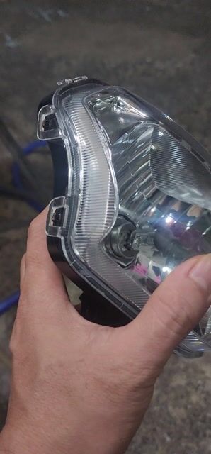 Đèn pha xe máy Zin theo xe. Mua bán Phụ tùng xe tại Quận 4 Tp Hồ Chí Minh được đăng bởi Nobita hình 1