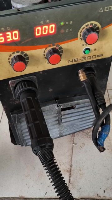 Máy hàn MIG Jasic NB200 220V đã qua sử dụng. Mua bán Đồ chuyên dụng, Giống nuôi trồng tại Huyện Trảng Bom Đồng Nai được đăng bởi Shop sửa máy hàn hình 1