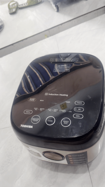 Nồi cơm điện Toshiba Cao tần 1.8L Đen 95-96%. Mua bán Bếp, lò, đồ điện nhà bếp tại Quận Lê Chân Hải Phòng được đăng bởi Hương  hình 1