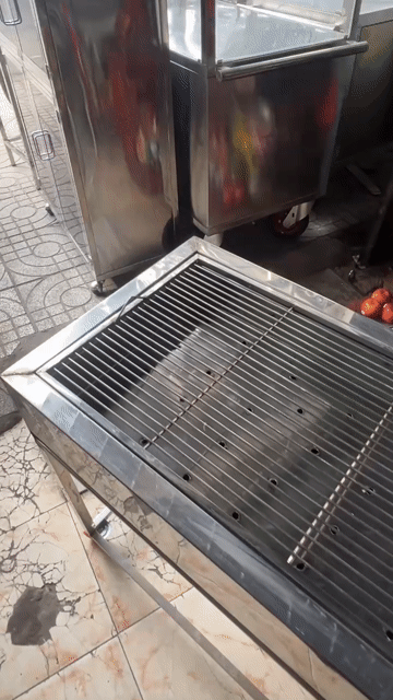 Lò nướng than Inox 40×60 có bánh xe. Mua bán Bếp, lò, đồ điện nhà bếp tại Quận Tân Bình Tp Hồ Chí Minh được đăng bởi Phương quynh hình 1