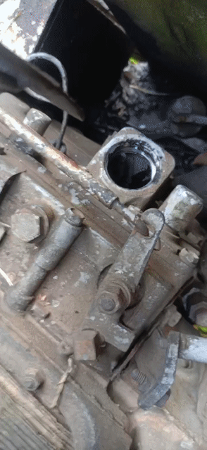 Xe xúc lật Pocats Trắng đã sử dụng. Mua bán Phương tiện khác tại Huyện Châu Thành Trà Vinh được đăng bởi Thanh Nguyễn hình 1