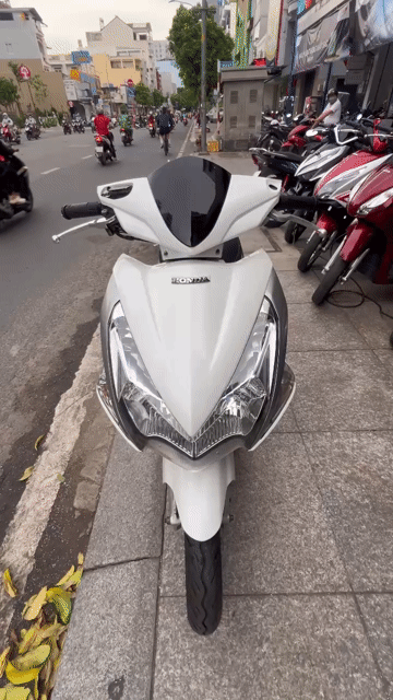 Honda Air Blade 2012 Trắng. Mua bán Xe máy tại Quận Tân Phú Tp Hồ Chí Minh được đăng bởi Tuanduy hình 1
