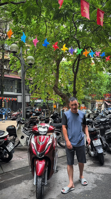 Honda Lead 4Val Premium 2022 Đỏ 8000km cực mới. Mua bán Xe máy tại Quận Ba Đình Hà Nội được đăng bởi Xe Máy Nam Thi hình 1