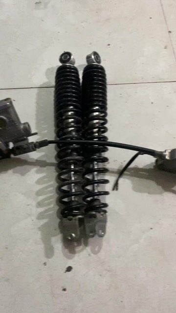 2 món thanh lý 300k. Mua bán Phụ tùng xe tại Huyện Long Hồ Vĩnh Long được đăng bởi huynh duy hình 1