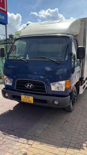 HYUNDAI 75S THÙNG KÍN MÁY OXY 2022. TẢI 3T5, THÙNG. Mua bán Xe tải, xe ben tại Thành phố Long Xuyên An Giang được đăng bởi Ô TÔ TRƯỜNG THANH hình 1