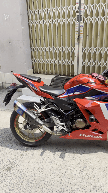 Honda CBR 150 2023 màu Đỏ. Mua bán Xe máy tại Quận Gò Vấp Tp Hồ Chí Minh được đăng bởi ĐẠI LÝ SKODA 4S GÒ VẤP  hình 1