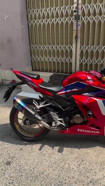 Honda CBR 150 2023 màu Đỏ. Mua bán Xe máy tại Quận Gò Vấp Tp Hồ Chí Minh được đăng bởi ĐẠI LÝ SKODA 4S GÒ VẤP  hình 1