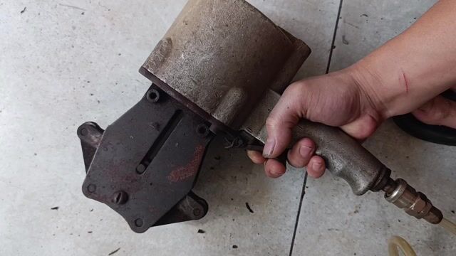 Máy đóng đai khí nén Xám. Mua bán Đồ chuyên dụng, Giống nuôi trồng tại Quận Ngô Quyền Hải Phòng được đăng bởi Loi Bui hình 1