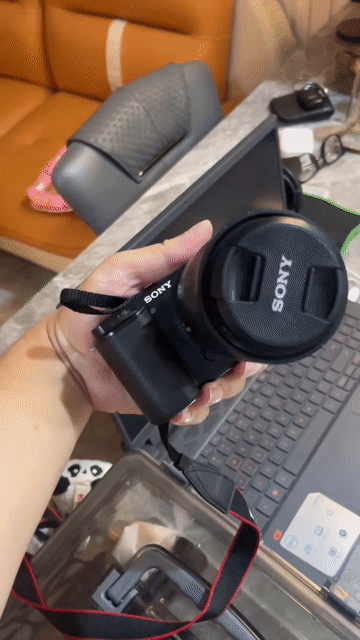 sang nhựơng Máy ảnh Sony ZVE-10 lens gia th.lượng. Mua bán Máy ảnh, Máy quay tại Thành phố Buôn Ma Thuột Đắk Lắk được đăng bởi An Thanh Lý hình 1