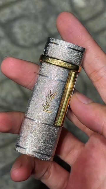 Bật lửa YSL mạ bạc Unisex đã sử dụng. Mua bán Đồ sưu tầm, đồ cổ tại Huyện Cần Giờ Tp Hồ Chí Minh được đăng bởi Dương Trà hình 1