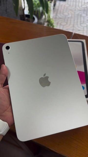 🥷🏽🥷🏽 iPad Gen 10-256GB Bạc & gen 8-32 lte. Mua bán Máy tính bảng tại Quận 3 Tp Hồ Chí Minh được đăng bởi Vũ Bùng Binh  hình 1
