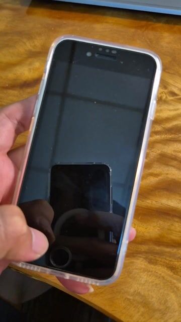 Apple iPhone SE 2020 64GB Đen 98%. Mua bán Điện thoại tại Quận Long Biên Hà Nội được đăng bởi Trung hình 1