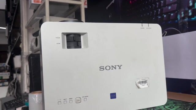MÁY CHIẾU SONY VPL EX - 570 CHIẾU NÉT BÓNG ĐÁ OK. Mua bán Đồ dùng văn phòng tại Quận Gò Vấp Tp Hồ Chí Minh được đăng bởi ngọc trang hình 1