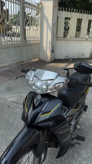 Si bs 43 , còn rất mới , đẹp , lốp mới thay cả cặp. Mua bán Xe máy tại Quận Liên Chiểu Đà Nẵng được đăng bởi Lê Sang hình 1