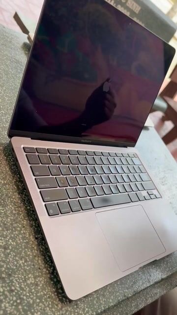 Apple MacBook Air M1 13 inch 8GB. Mua bán Laptop tại Thành phố Buôn Ma Thuột Đắk Lắk được đăng bởi Sam thị Apple hình 1