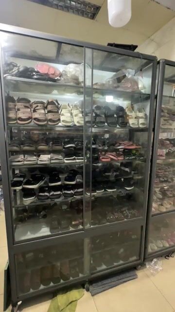 Tủ trưng bày nhôm kính có bánh xe. Mua bán Tủ, kệ gia đình tại Quận Bình Thạnh Tp Hồ Chí Minh được đăng bởi Ánh Hồng hình 1