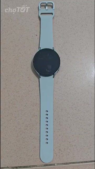Galaxy watch 4 bạc 99%. Mua bán Thiết bị đeo thông minh tại Quận Long Biên Hà Nội được đăng bởi Minh Nguyễn hình 1