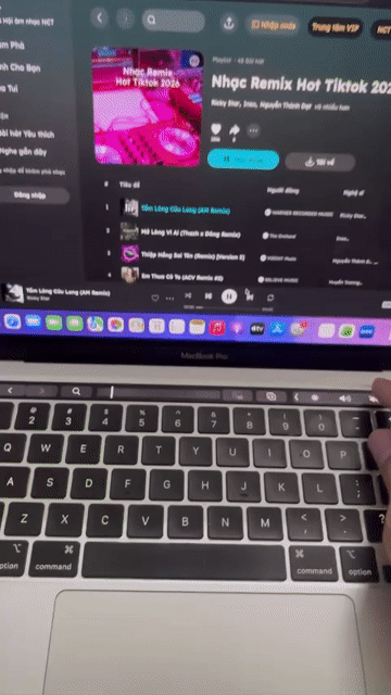 Apple MacBook Pro 2020 16GB/1TB Bạc. Mua bán Laptop tại Quận Long Biên Hà Nội được đăng bởi Đỗ Chi hình 1