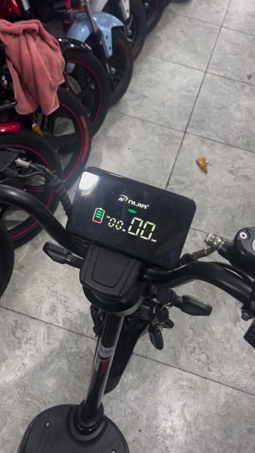 nijia bình lớn còn mới 100%. Mua bán Xe điện tại Quận 4 Tp Hồ Chí Minh được đăng bởi petter parker hình 1