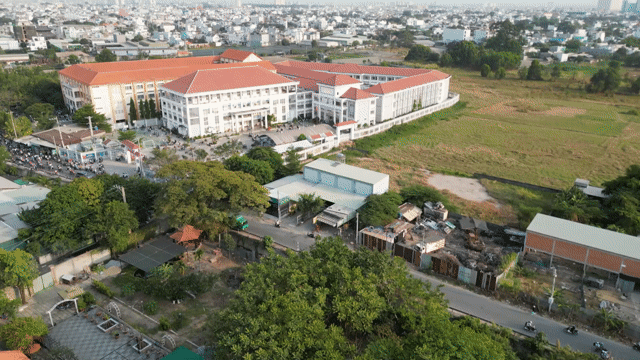Mua bán Đất Huyện Hóc Môn Tp Hồ Chí Minh diện tích 1270.3 m² giá 18 tỷ
