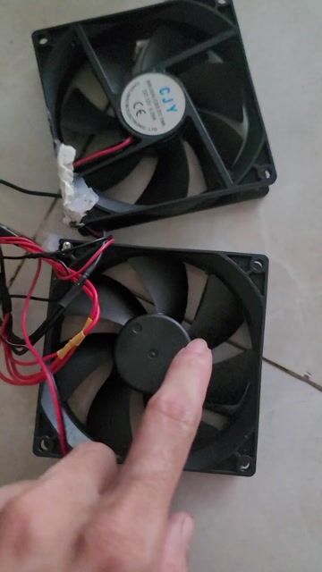 Quạt tản nhiệt 12V. Mua bán Phụ kiện (Màn hình, Chuột...) tại Huyện Long Hồ Vĩnh Long được đăng bởi Tờ Rung hình 1