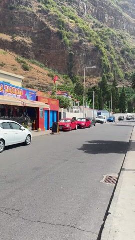 Madalena do Mar main road