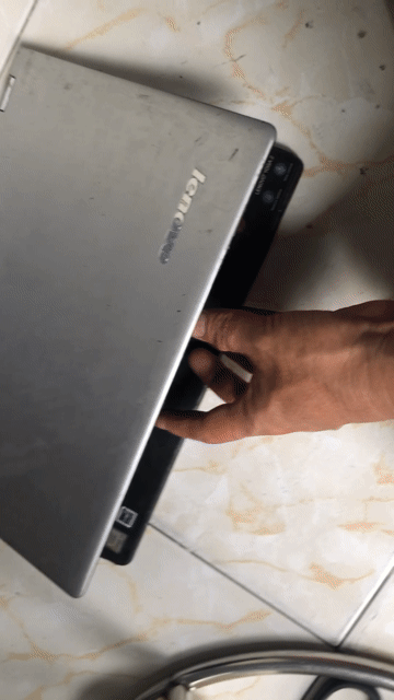 Xác Laptop Lennovo Yoga 2.Màn còn đẹp. Mua bán Laptop tại Quận 12 Tp Hồ Chí Minh được đăng bởi Minh hình 1