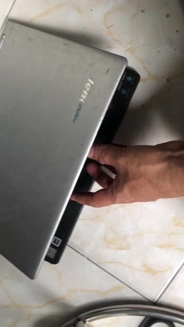 Xác Laptop Lennovo Yoga 2.Màn còn đẹp. Mua bán Laptop tại Quận 12 Tp Hồ Chí Minh được đăng bởi Minh hình 1