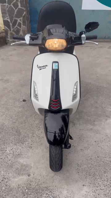 Piaggio Vespa Sprint Trắng Đen 23456 km. Mua bán Xe máy tại Quận Bình Tân Tp Hồ Chí Minh được đăng bởi Lạc Giữa Chợ hình 1
