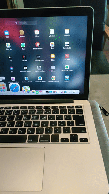 Apple MacBook Pro 2015 i5 8GB sọc chỉ mép. Mua bán Laptop tại Quận 6 Tp Hồ Chí Minh được đăng bởi Tâm Minh Phú hình 1