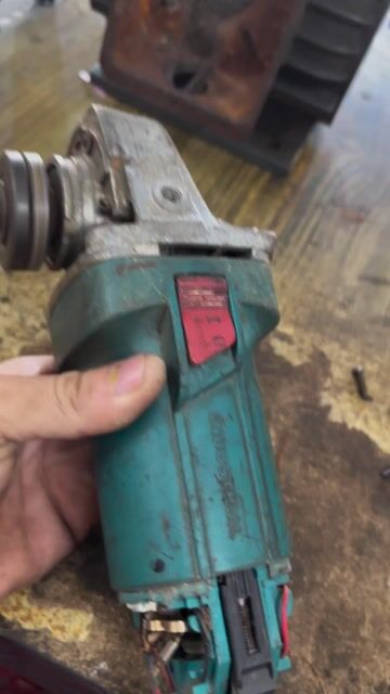 Máy mài góc Total TG1101253 950W 125mm Xanh Đen. Mua bán Đồ chuyên dụng, Giống nuôi trồng tại Quận Liên Chiểu Đà Nẵng được đăng bởi Le Thai Quoc Viet hình 1