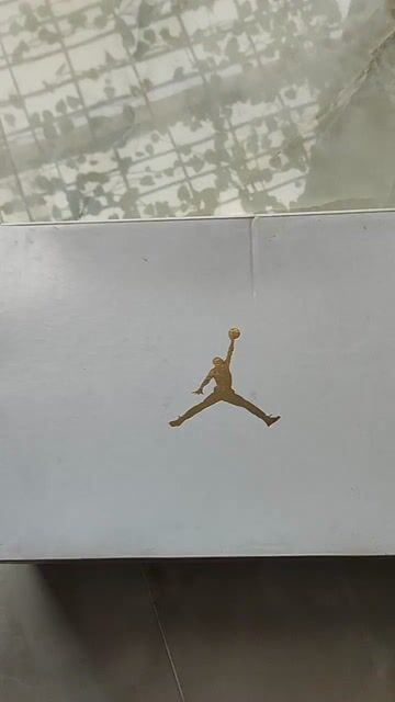 Air Jordan 1 wmns Mid SE Rush orange size 11