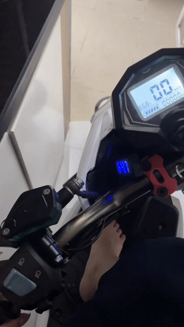 Xe máy điện Xmen Trắng, Đen. Mua bán Xe máy tại Quận 4 Tp Hồ Chí Minh được đăng bởi hbm hình 1