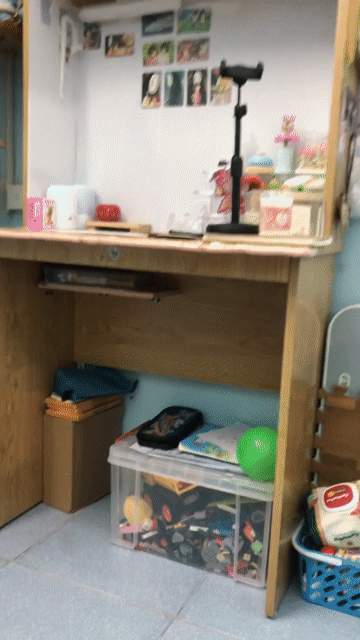 Bàn học Gỗ Vàng 1m35 x 75cm x 40cm. Mua bán Bàn ghế tại Quận Hoàng Mai Hà Nội được đăng bởi Trung Anh hình 1