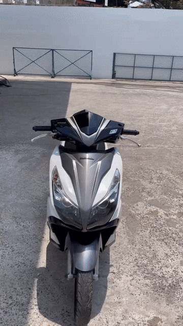 Honda Air Blade Trắng xám. Mua bán Xe máy tại Quận Bình Thạnh Tp Hồ Chí Minh được đăng bởi văn vũ hình 1
