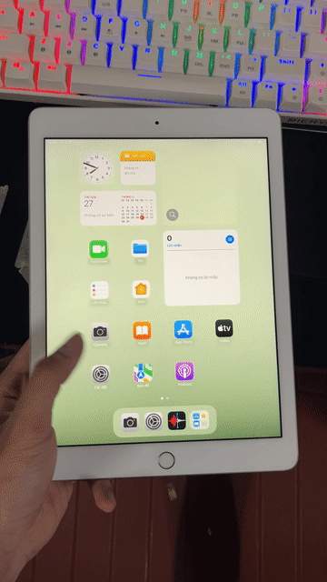 Apple iPad Gen 6 32GB Wifi Bạc Trắng. Mua bán Máy tính bảng tại Quận Hai Bà Trưng Hà Nội được đăng bởi Gia Đồng hình 1
