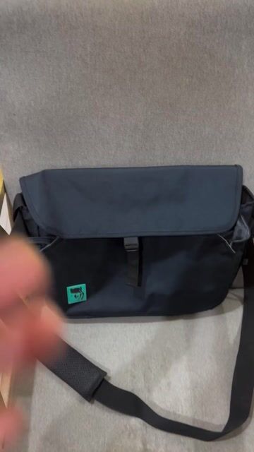 Túi đeo chéo Mikkor màu navy 14” (Chưa sử dụng). Mua bán Túi xách tại Thành phố Thủ Đức Tp Hồ Chí Minh được đăng bởi Hang Dang hình 1