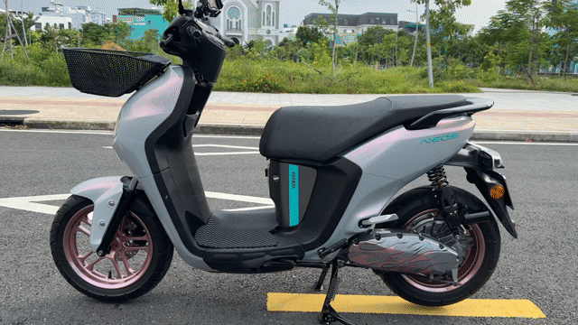 Xe máy điện Yamaha Neos Bạc 150km/lần sạc. Mua bán Xe máy tại Quận 1 Tp Hồ Chí Minh được đăng bởi trần thức hình 1
